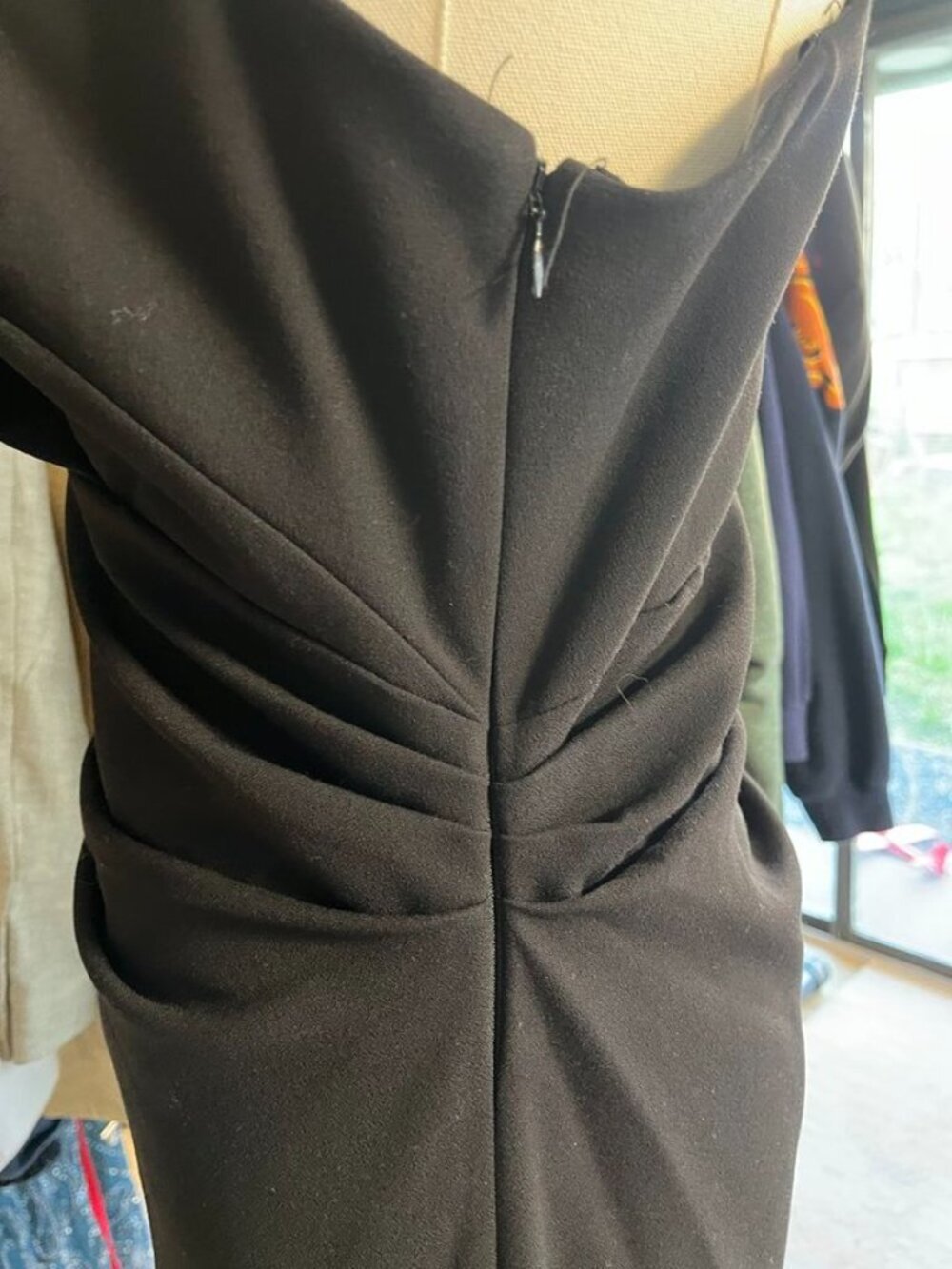 Vince Camuto Draped One-Shoulder Crepe Gown Black Size 6 NWT - Picture 7 of 13
